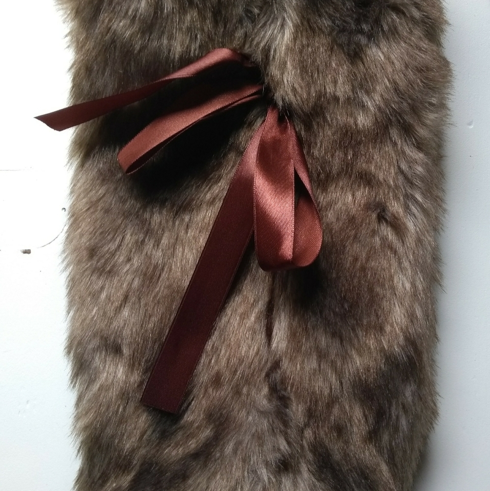 NWOT Wine Faux Fur & Insulated Bottle Cover